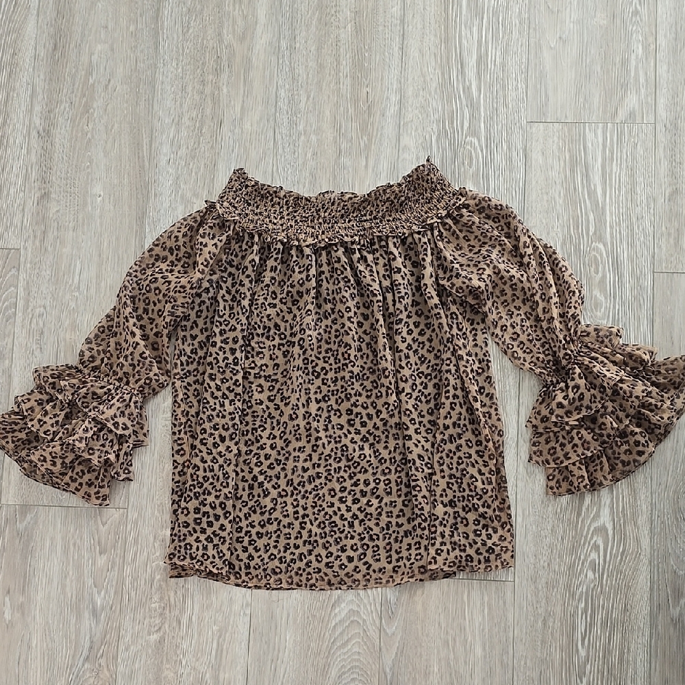 CeCe Off-shoulder Leopard Print Blouse